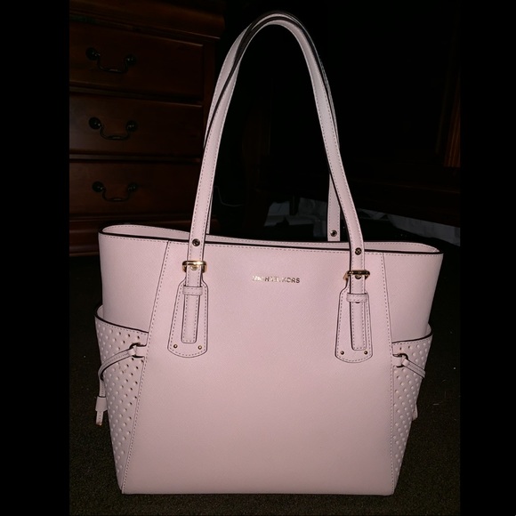 michael kors voyager tote soft pink